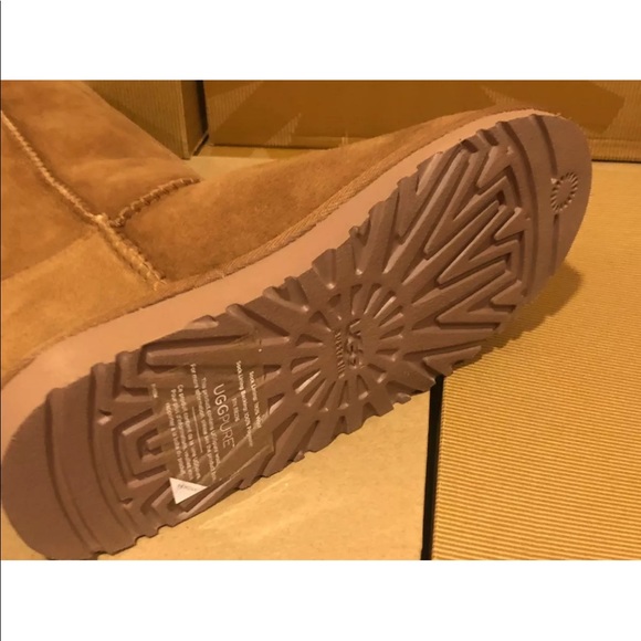 New UGG Bailey Bow Tall Chestnut Sheepskin Boots - Picture 7 of 7